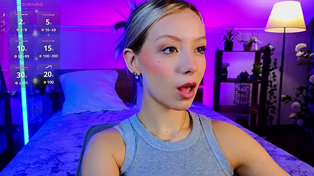 LumMina online show from April 22, 2026, 3:09 am