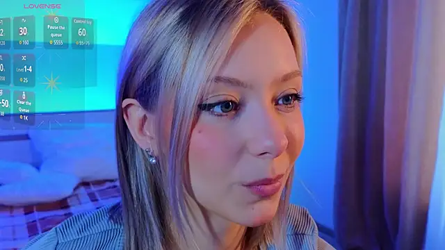 LumMina online show from April 26, 2026, 3:15 am