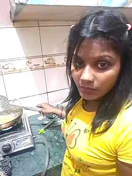 Rashmi Pathak online show from November 10, 2025, 4:11 am