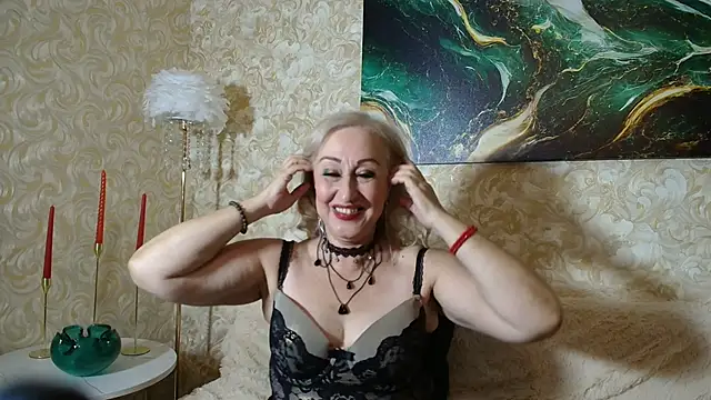  Sara  Smith  online show from September 30, 2025, 3:33 am