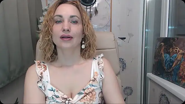 Snapshot of KatrinAlluring chatting on January 12, 2026, 4:39 am KatrinAlluring online show from January 12, 2026, 4:39 am