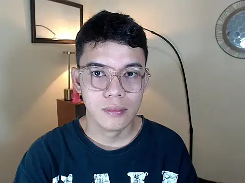 keirflorianxx online show from October 1, 2025, 7:36 am