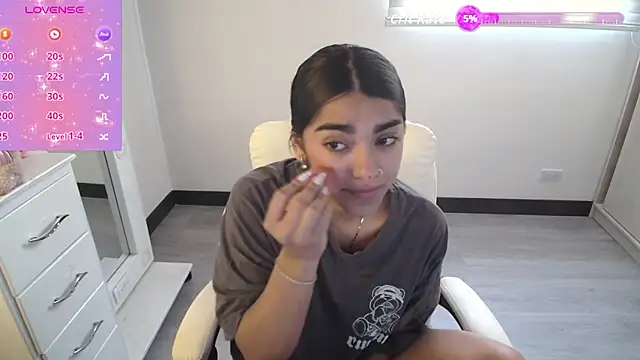 amarasilk  online show from February 12, 2026, 7:20 pm