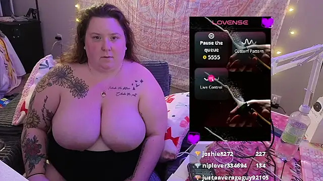 brookenicole3003 online show from April 18, 2026, 12:47 am