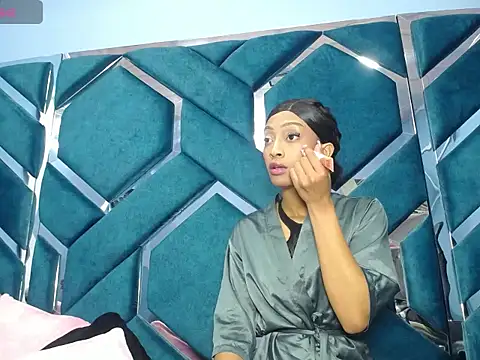 Lea Sweetly online show from October 29, 2025, 1:13 pm