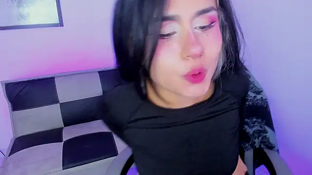 GwenHazel online show from September 13, 2025, 11:32 am