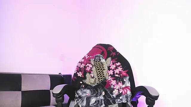 GwenHazel online show from October 18, 2025, 12:17 pm