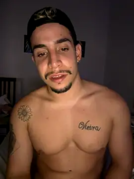 Snapshot of Obrab_ chatting on October 4, 2025, 9:02 pm Obrab online show from October 4, 2025, 9:02 pm