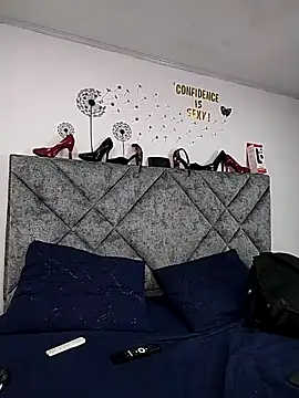 Shantey Laurent online show from February 15, 2026, 2:58 pm