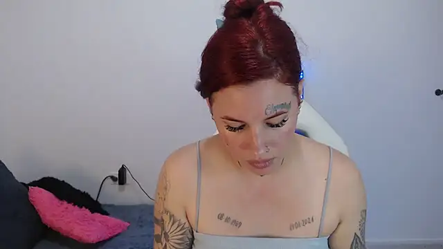 Maddy Vicius19 online show from September 25, 2025, 7:50 pm