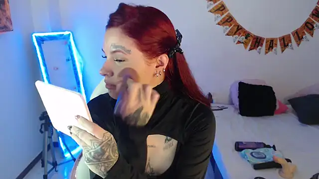 Maddy Vicius19 online show from October 27, 2025, 10:14 pm