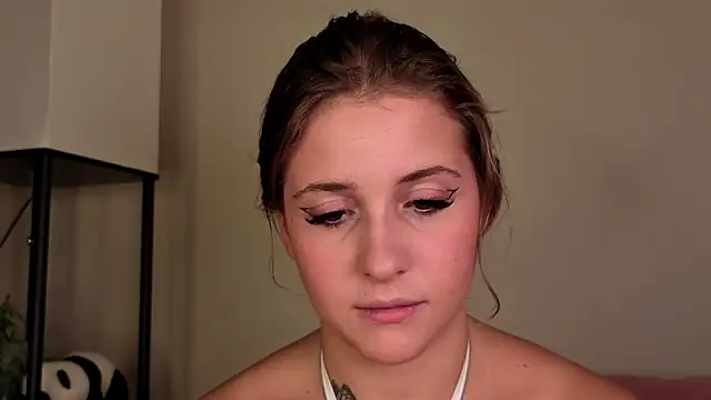 LoveSeekins online show from December 17, 2025, 7:09 pm