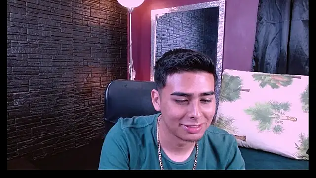 Matthewlodge online show from November 7, 2025, 1:44 pm