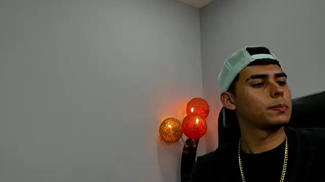 Matthewlodge online show from November 14, 2025, 1:48 am