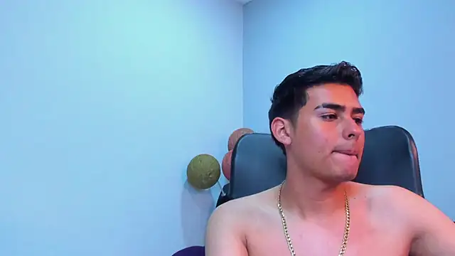 Matthewlodge online show from November 17, 2025, 4:24 pm