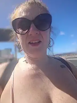 nakedgarbageperson online show from May 18, 2026, 10:15 pm