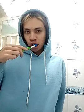 Snapshot of kittymutant99 chatting on November 12, 2025, 5:57 pm kittymutant99 online show from November 12, 2025, 5:57 pm