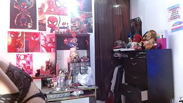 carolinerue online show from September 22, 2025, 2:02 am