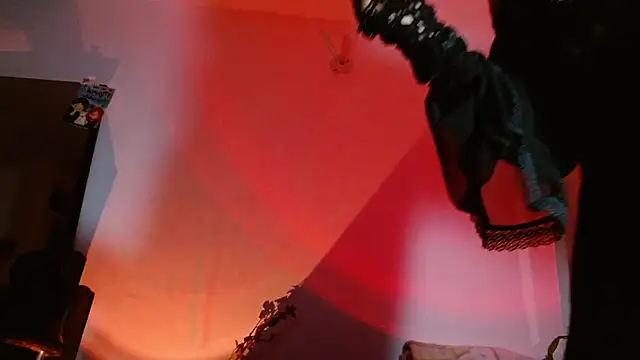 carolinerue online show from October 23, 2025, 9:19 am