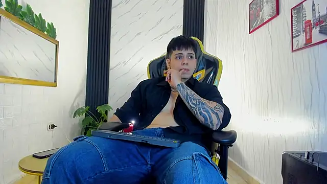 xKevyn online show from October 24, 2025, 12:23 pm