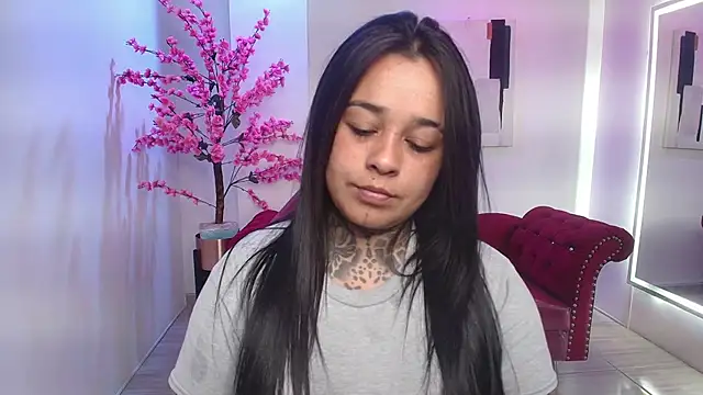 Black roseee online show from November 26, 2025, 3:51 am