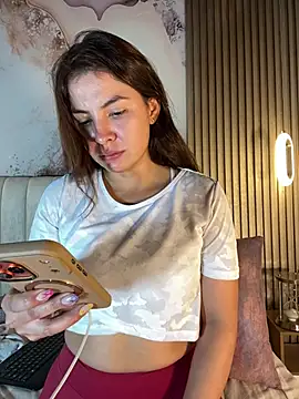 Dakota Evanns online show from April 16, 2026, 6:52 pm