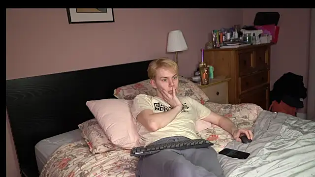 scottishtwink01 online show from December 5, 2025, 2:36 pm