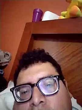 Santiagoqro85 online show from October 12, 2025, 1:32 pm