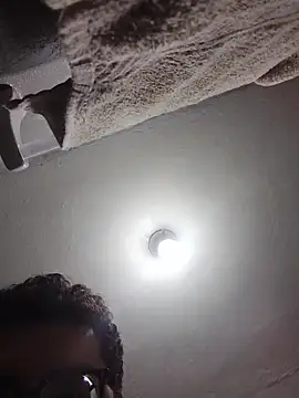 Santiagoqro85 online show from April 10, 2026, 2:28 am