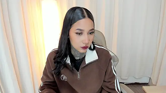 Anaya olyx online show from October 9, 2025, 5:05 am