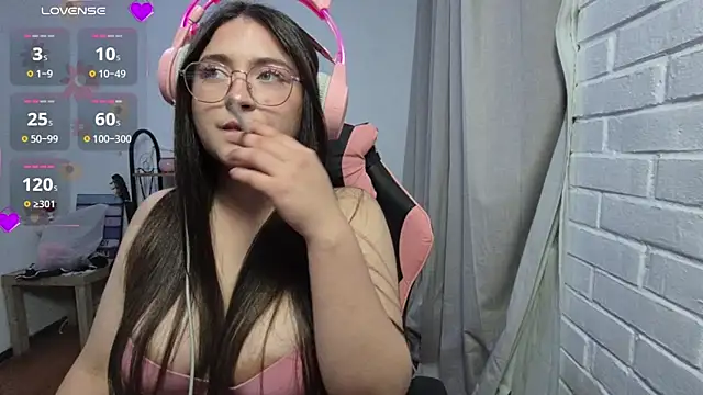 valentinauwu online show from March 21, 2026, 6:29 am