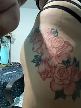 Edalyn29 online show from September 27, 2025, 7:52 pm