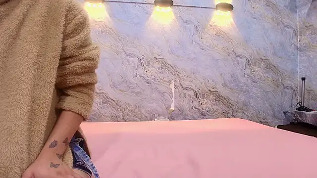 abbyrouss  online show from October 29, 2025, 3:31 am