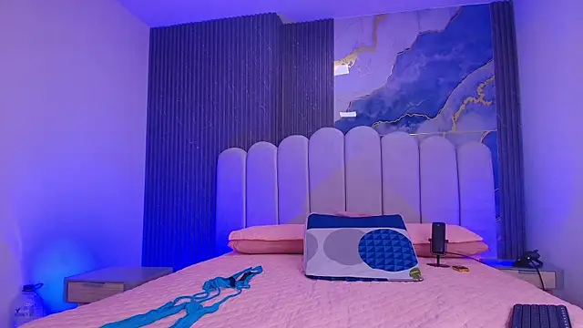 abbyrouss  online show from April 14, 2026, 3:12 am