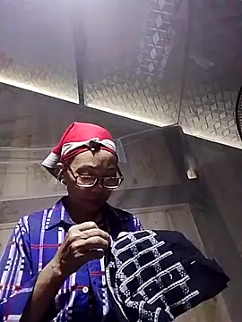 -Xuka-200 online show from September 26, 2025, 12:47 am