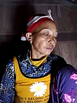 -Xuka-200 online show from December 18, 2025, 1:39 pm