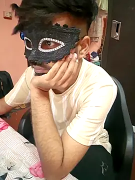 soniriyaa010101 online show from March 13, 2026, 8:43 am