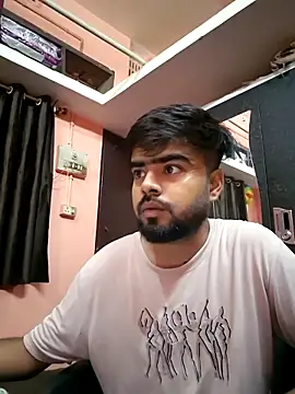 soniriyaa010101 online show from May 25, 2026, 6:47 pm