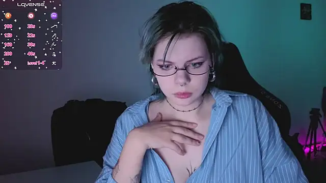 Snapshot of Alice_Zev chatting on September 25, 2025, 9:51 pm Alice Zev online show from September 25, 2025, 9:51 pm