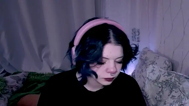 Snapshot of Alice_Zev chatting on April 12, 2026, 1:10 am Alice Zev online show from April 12, 2026, 1:10 am