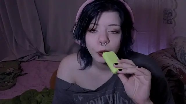Snapshot of Alice_Zev chatting on April 16, 2026, 12:22 am Alice Zev online show from April 16, 2026, 12:22 am