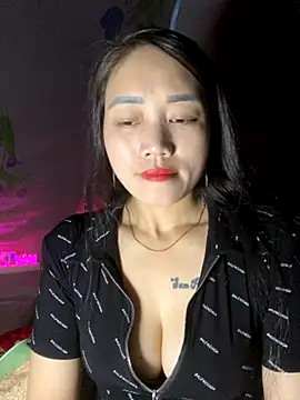 chipp-bong online show from November 12, 2025, 1:50 am