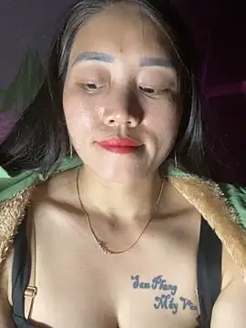 chipp-bong online show from November 18, 2025, 1:04 pm