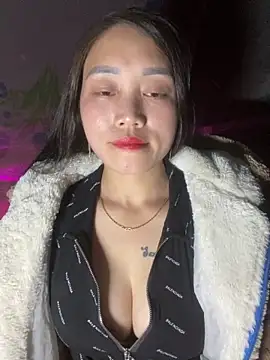 chipp-bong online show from November 23, 2025, 1:44 pm