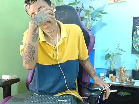 Snapshot of Dorland777 chatting on September 13, 2025, 1:00 pm Dorland777 online show from September 13, 2025, 1:00 pm