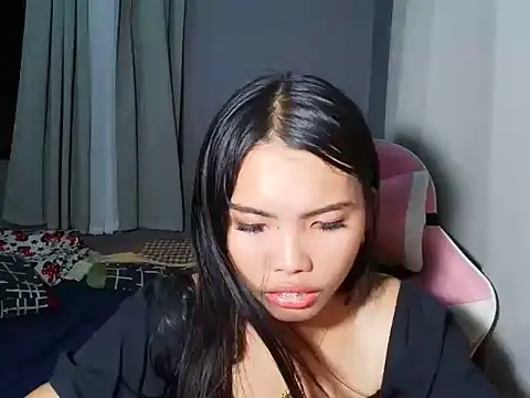 Snapshot of cutie_milker chatting on June 7, 2026, 4:44 pm cutie milker online show from June 7, 2026, 4:44 pm