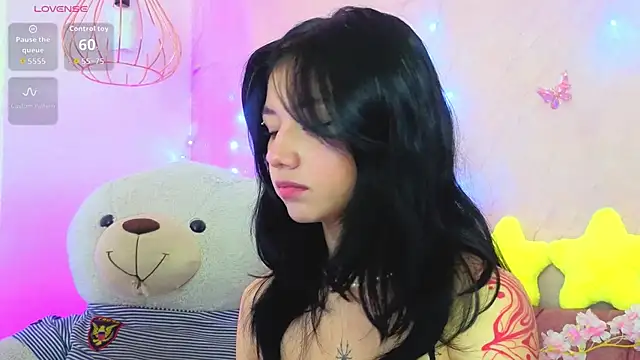 april bennett online show from April 27, 2026, 1:09 pm