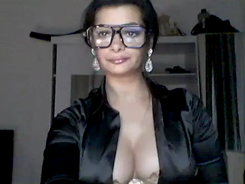 Pillango1212 online show from September 23, 2025, 4:54 pm