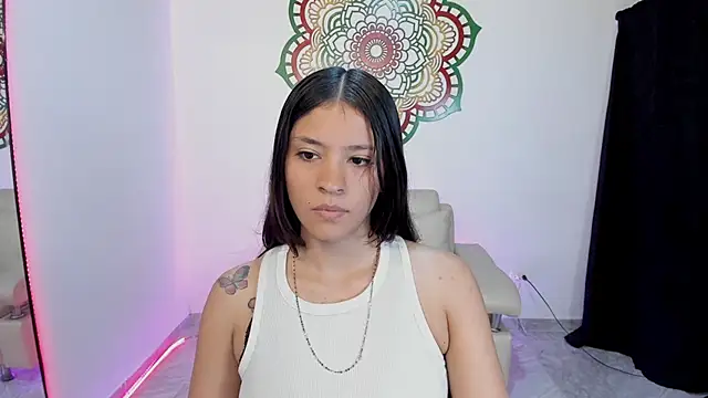 Candy fox 19 online show from July 22, 2026, 4:32 pm