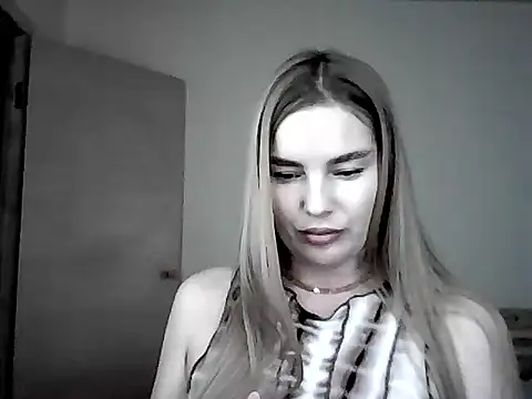 Zeriellee online show from May 12, 2026, 12:02 pm